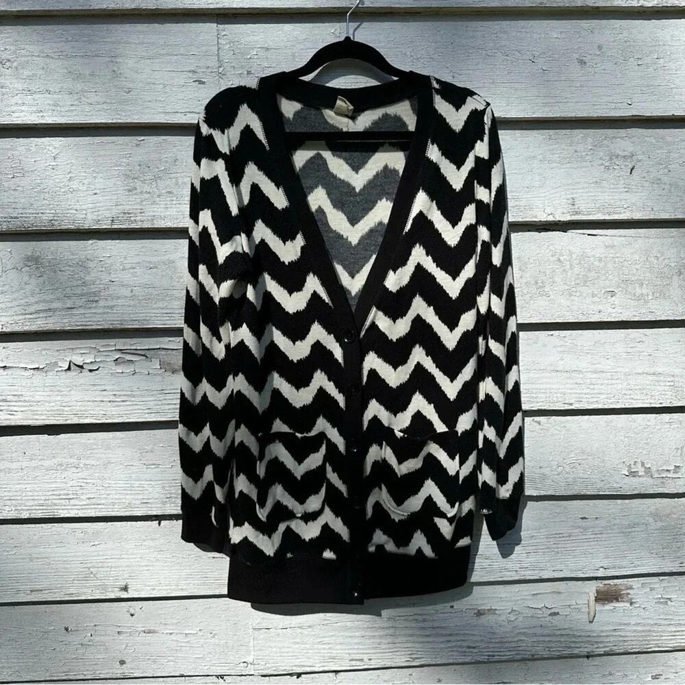 Love tree chevron button front cardigan black & white whimsigoth